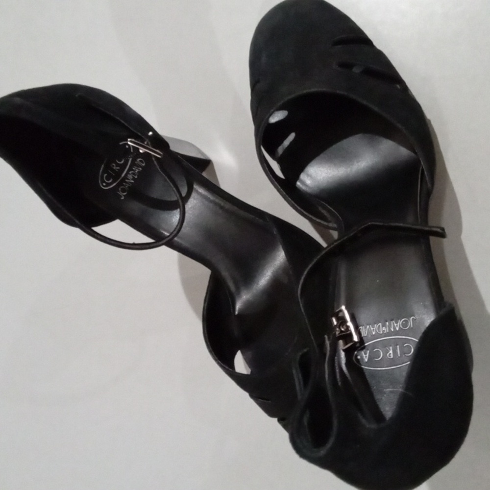 Circa Joan&David 8.5 Black Forma Heels
